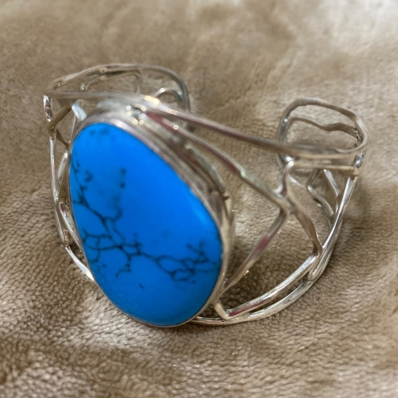 One of a kind turquoise cuff bracelet. - Picture 2 of 3